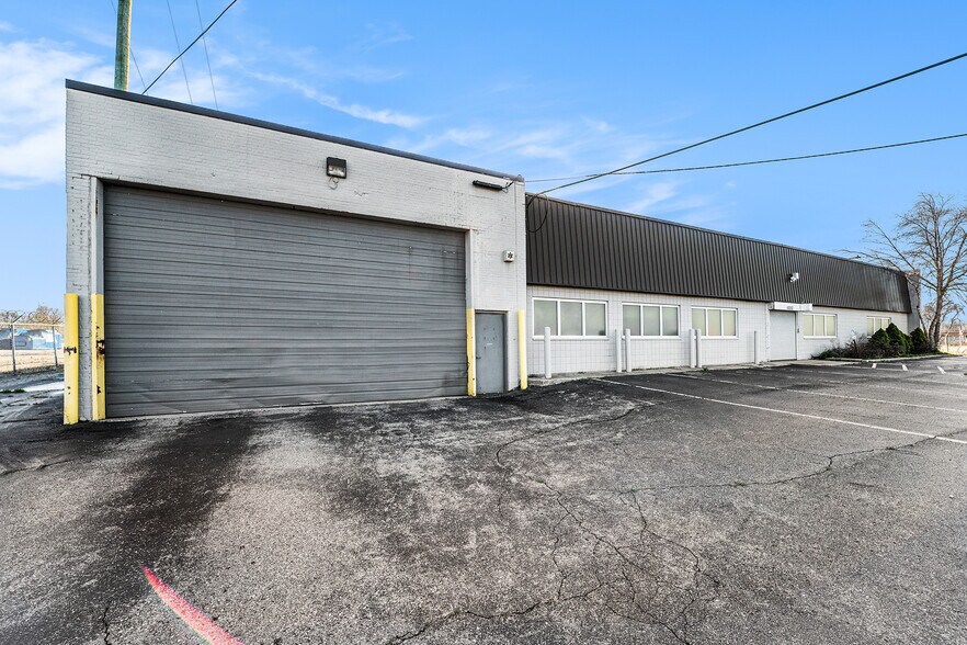 More Photos Of 14650 Dequindre St, Detroit Manufacturing For Sale