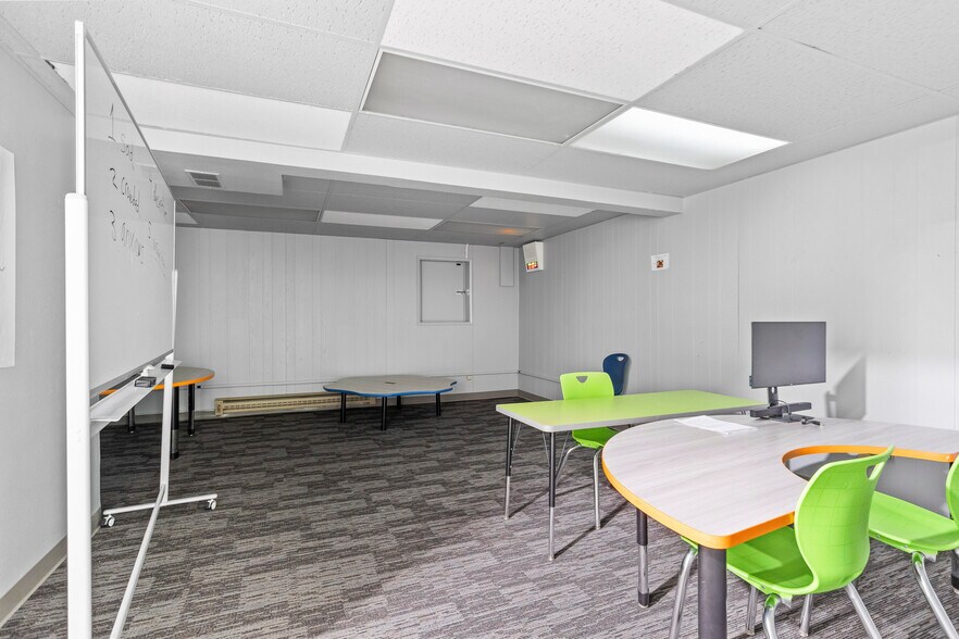 More Photos Of 611 W Columbia St, Pasco Office For Sale