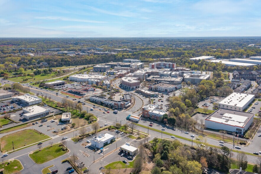 More Photos Of 2135 Ayrsley Town Blvd, Charlotte Freestanding For Lease