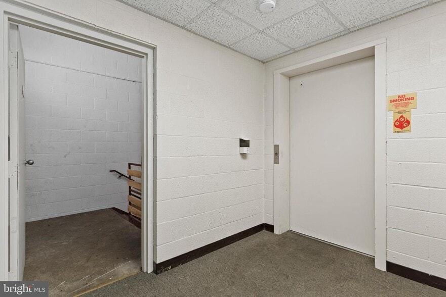 More Photos Of 100 W Franklin St, Hagerstown Office Residential For Lease