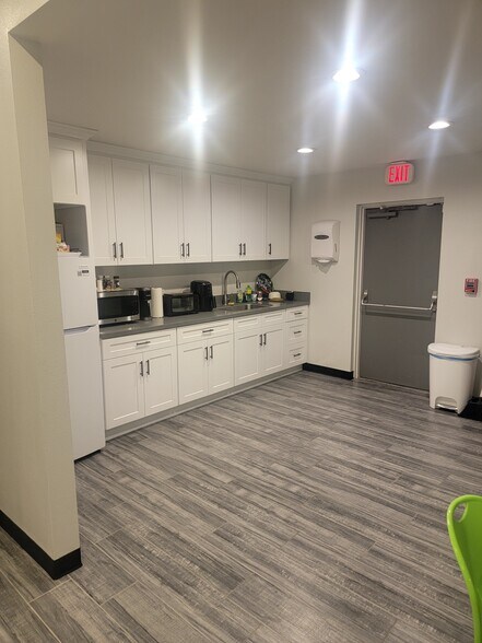 More Photos Of 1802 E G St, Ontario Office For Lease