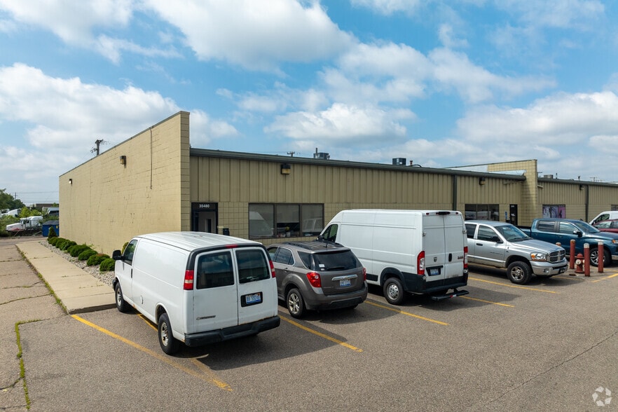 More Photos Of 35400-35480 Mound Rd, Sterling Heights Warehouse For Lease