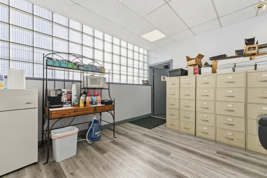 More Photos Of 740 High St, Holyoke Freestanding For Sale