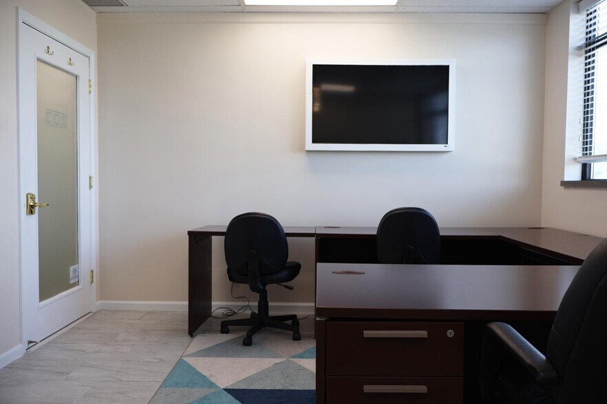 More Photos Of 13810-13854 Lakeside Cir, Sterling Heights Storefront Retail Office For Lease