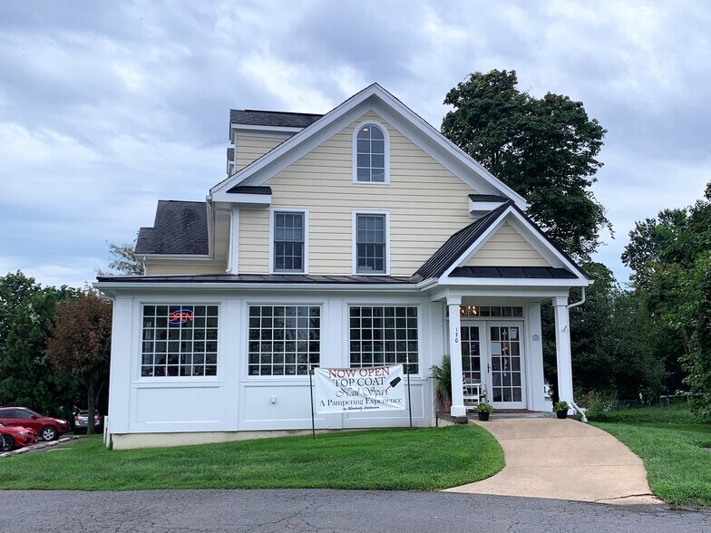 More Photos Of 170 W Main St, Purcellville Office Residential For Lease