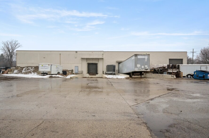 More Photos Of 350 S Mill St, Plymouth Manufacturing For Sale