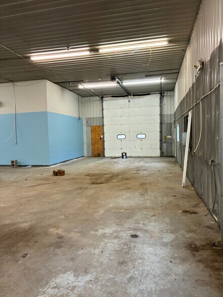 More Photos Of 6263 Taft Rd, Syracuse Warehouse For Lease