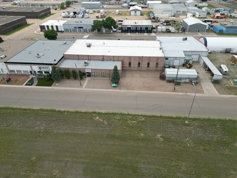 Primary Photo Of 1954 10 Av NW, Medicine Hat Warehouse For Sale