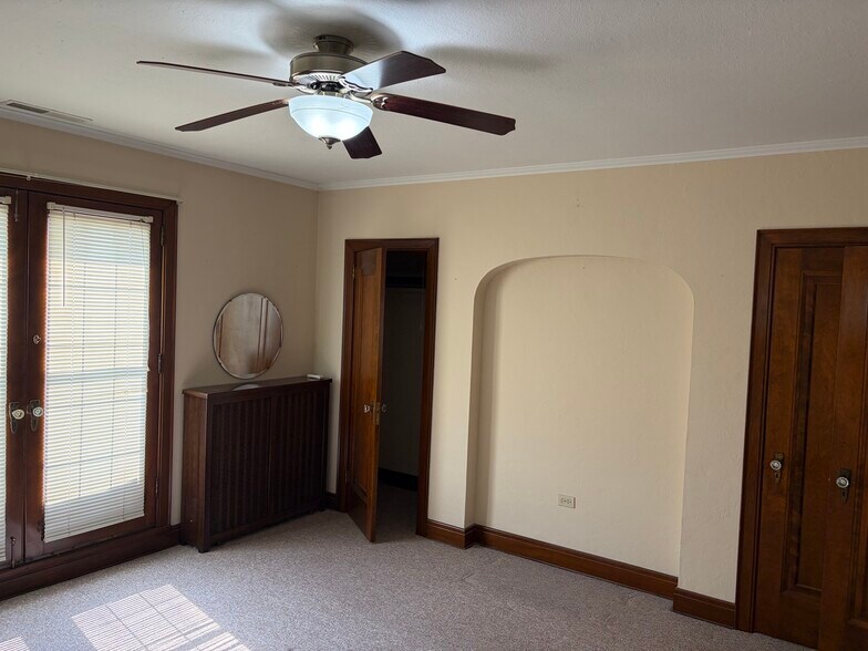 More Photos Of 1031 Columbus Ave, Sandusky Flex For Sale
