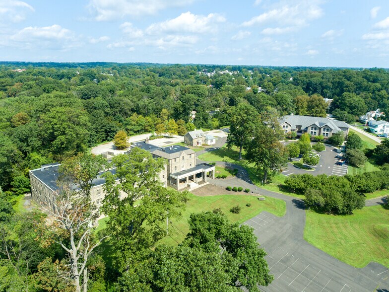 More Photos Of 100 W Laurel Ave, Cheltenham Office For Lease