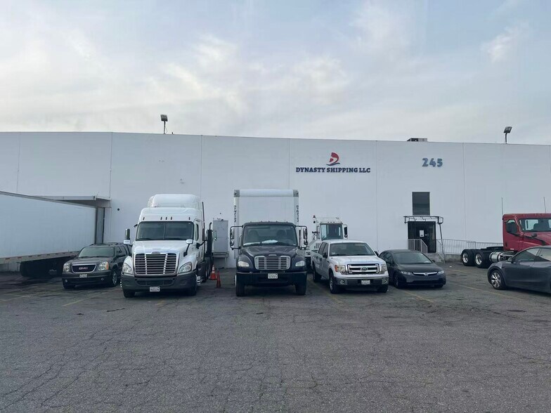 More Photos Of 245 N Vineland Ave, City Of Industry Warehouse For Lease