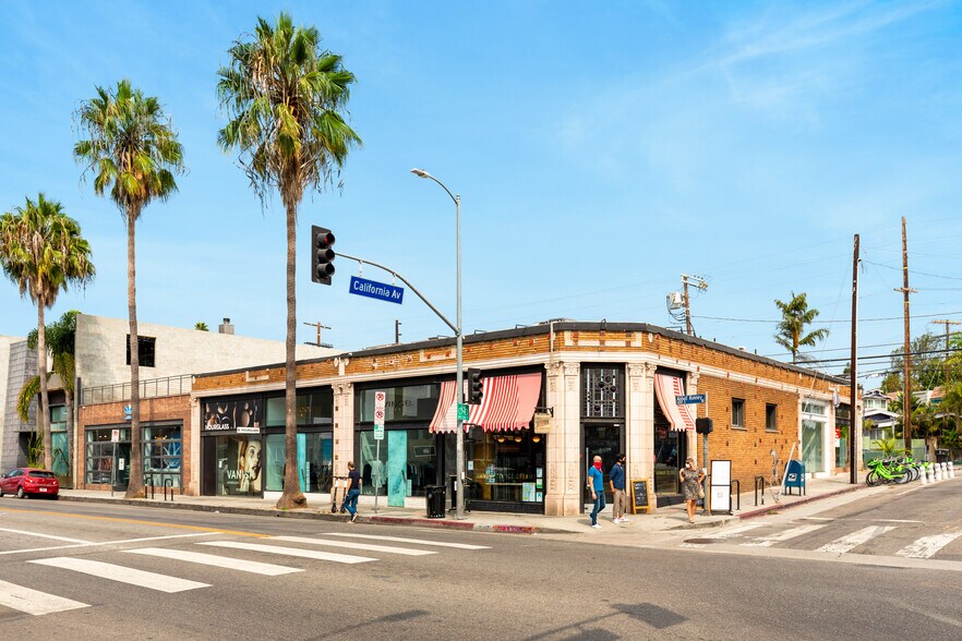 More Photos Of 1349-1357 Abbot Kinney Blvd, Venice Restaurant For Lease