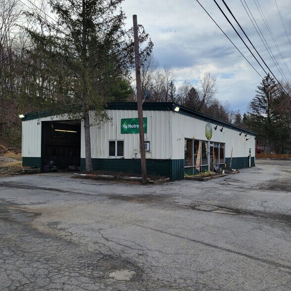 More Photos Of 609 Route 208, Gardiner General Retail For Sale