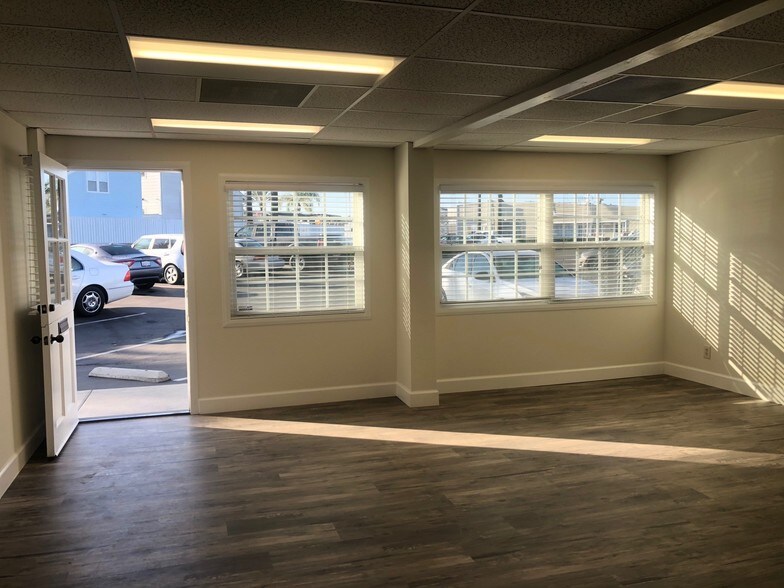 More Photos Of 333 Shipyard Way, Newport Beach Storefront Retail Office For Lease