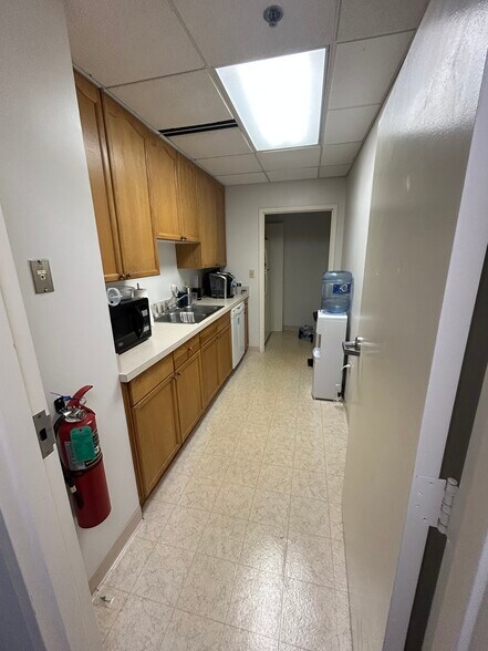 More Photos Of 400 Foxcroft Ave, Martinsburg Office For Lease