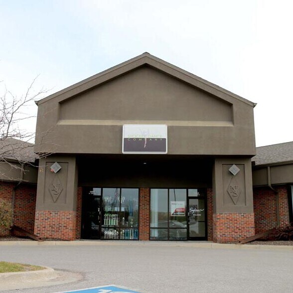 More Photos Of 6811-6831 S 167th St, Omaha Storefront Retail Office For Lease