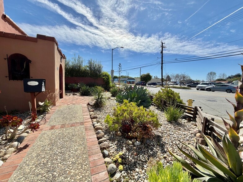 More Photos Of 1605 Capitola Rd, Santa Cruz Office For Lease