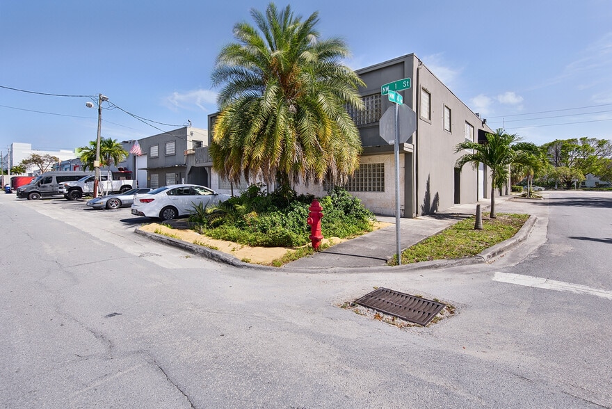 Primary Photo Of 936-940 NW 1st St, Fort Lauderdale Warehouse For Sale