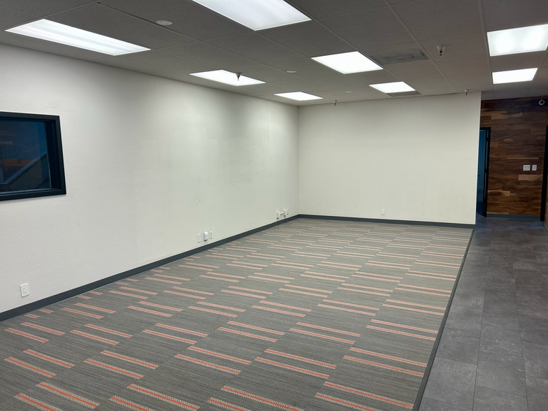 More Photos Of 595-601 Portal St, Cotati Manufacturing For Lease