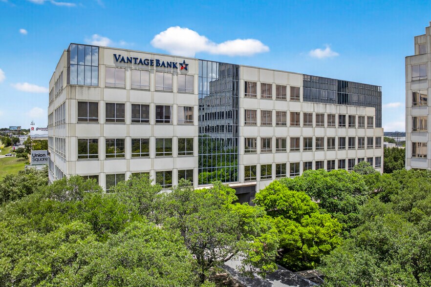 More Photos Of 10101 Reunion Pl, San Antonio Unknown For Lease