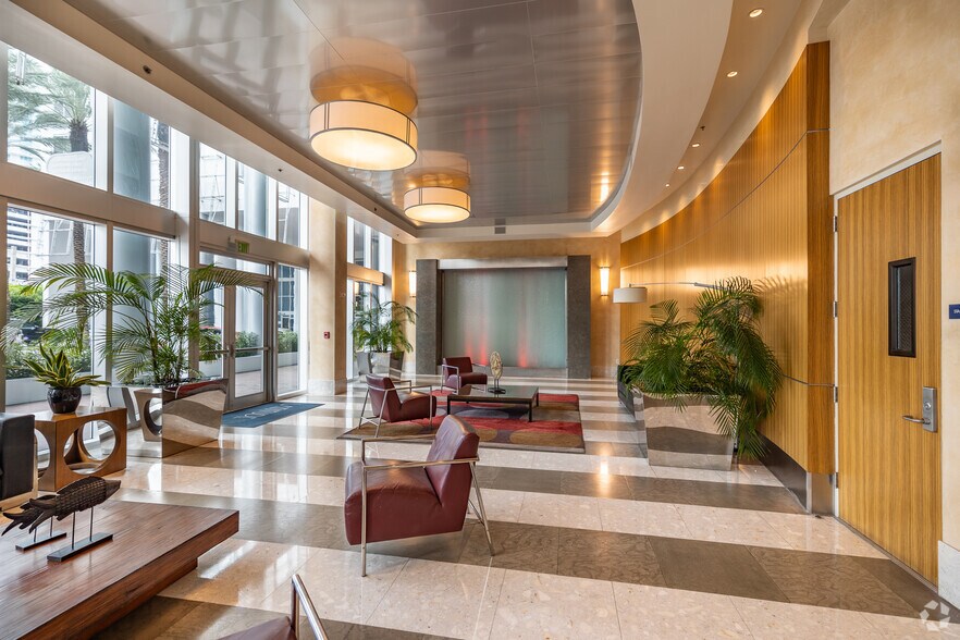 More Photos Of 175 SW 7th St, Miami Medical For Sale