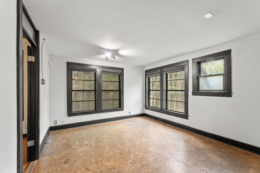 More Photos Of 638 Tillery St, Austin Office For Sale