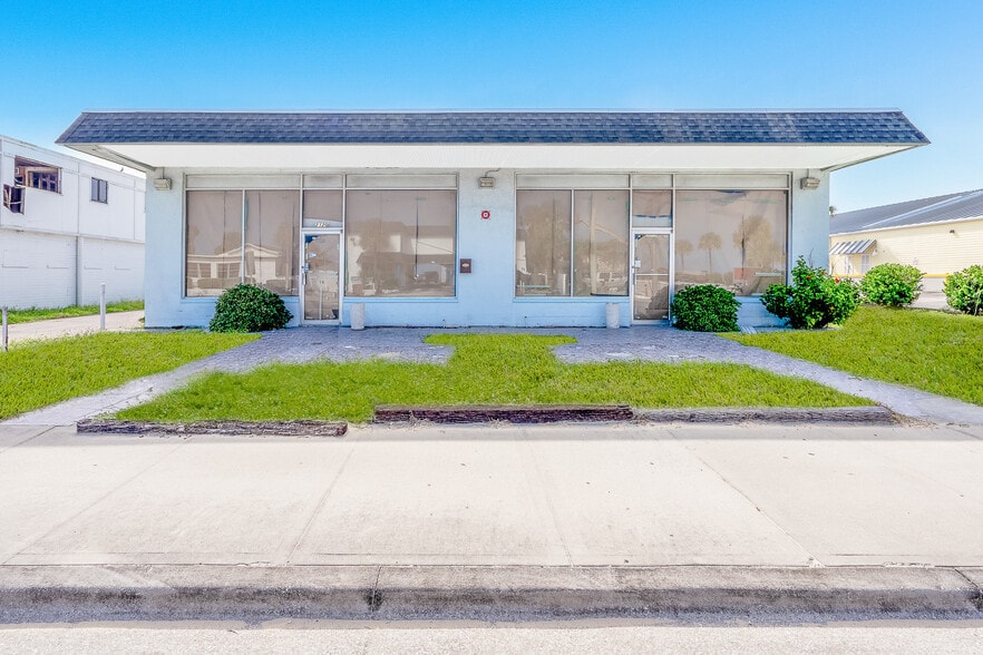 More Photos Of 2120 S Atlantic Ave, Daytona Beach Storefront Retail Office For Sale