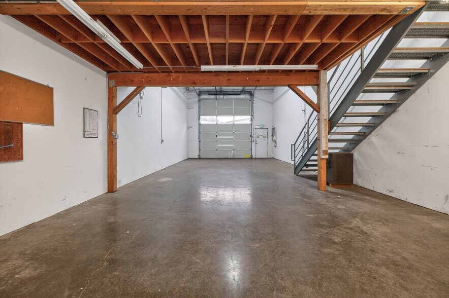 More Photos Of 700 Sunset Pond Ln, Bellingham Industrial For Sale