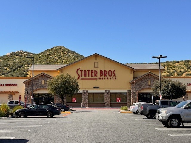 More Photos Of 29985 Canyon Hills Rd, Lake Elsinore Unknown For Lease