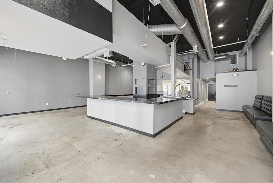 More Photos Of 212 W 5th St, Los Angeles Restaurant For Lease