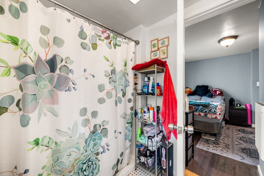 More Photos Of 217 White Ave, Linwood Apartments For Sale