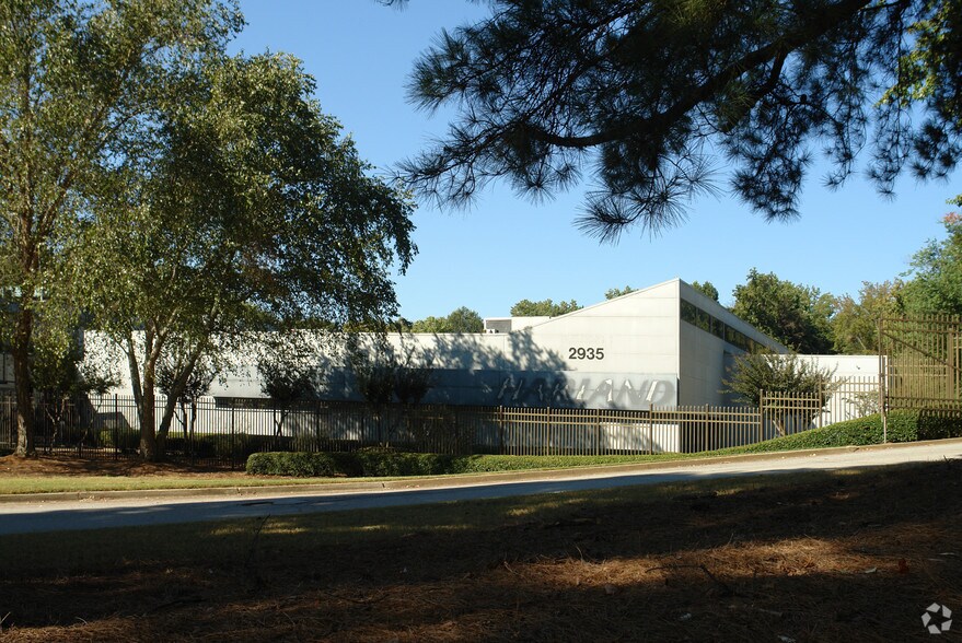 Primary Photo Of 2935 Miller Rd, Decatur Warehouse For Lease