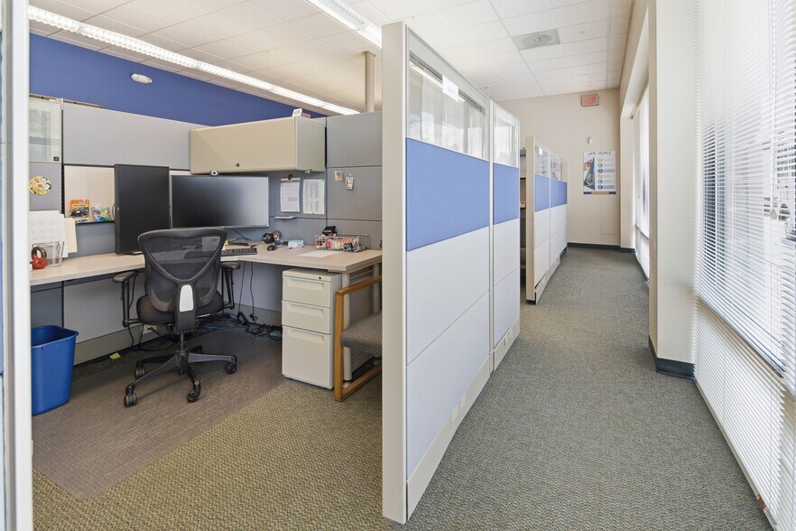 More Photos Of 2450 NW Eleven Mile Ave, Gresham Distribution For Sale