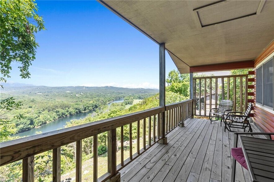 More Photos Of 755 County Road 210, Eureka Springs Hotel For Sale
