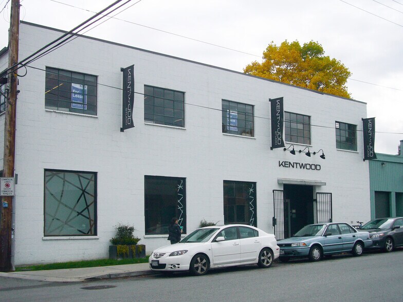 More Photos Of 2058-2060 Pine St, Vancouver Loft Creative Space For Lease