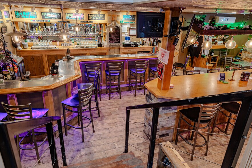 More Photos Of 315 E Seneca St, Manlius General Retail For Sale