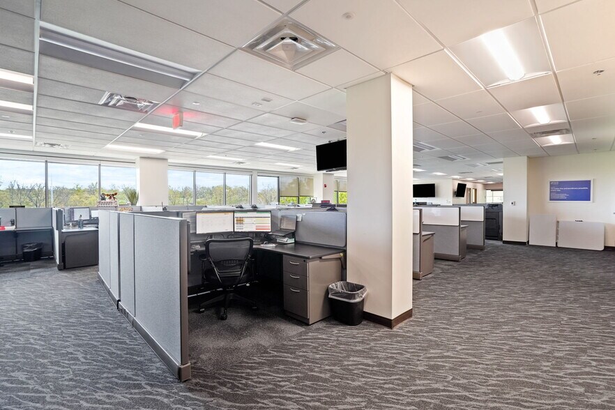 More Photos Of 350 W Wilson Bridge Rd, Worthington Medical For Lease