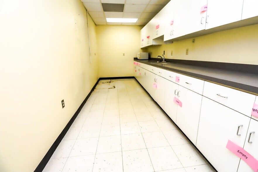 More Photos Of 520 Pleasant Valley Rd, Trafford Office For Sale