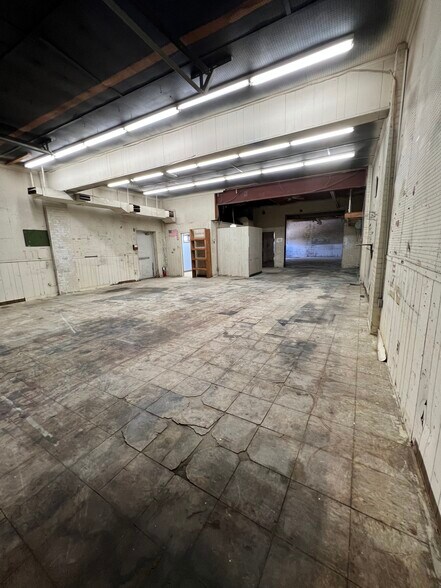 More Photos Of 44 Brooklyn Ave, Massapequa Warehouse For Sale