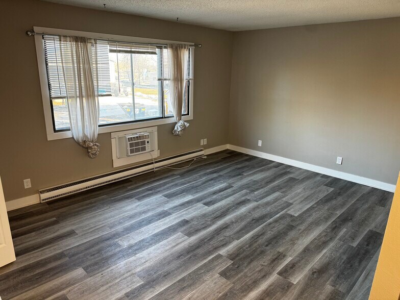 More Photos Of 107 SE 1st St, Bondurant Apartments For Sale