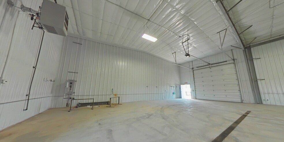 More Photos Of 5806 Baldwin Ln, Williston Warehouse For Lease