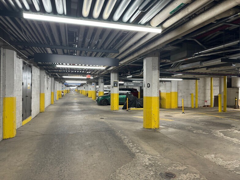 More Photos Of 75 W Harrison St, Chicago Parking Garage For Sale