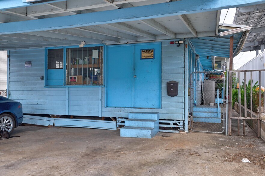 More Photos Of 748 Gulick Ave, Honolulu Office For Sale