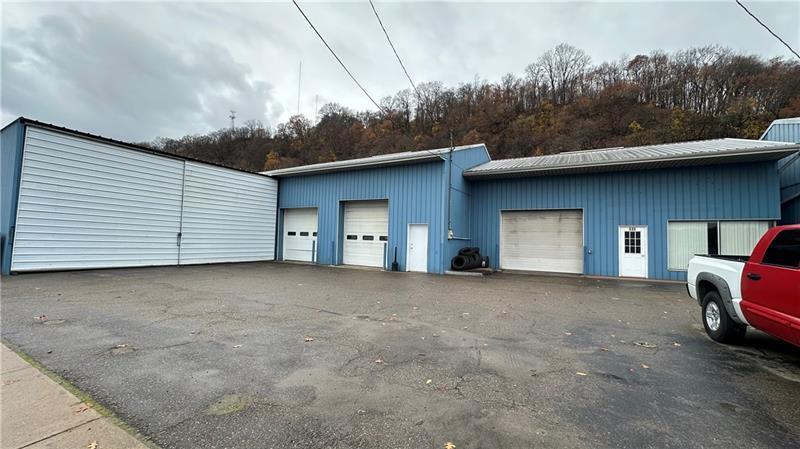 Primary Photo Of 535 Freeport Rd, Creighton Auto Repair For Sale