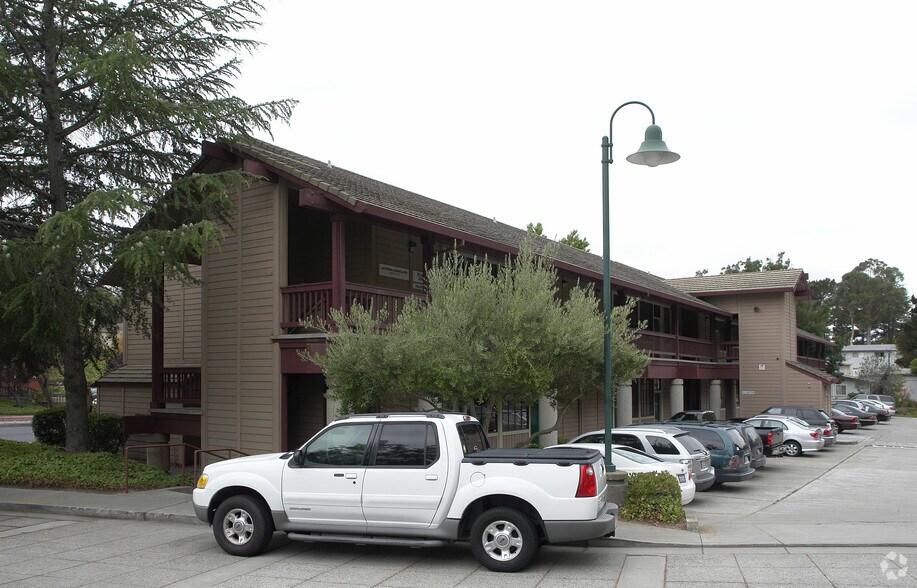 Primary Photo Of 1660-1690 San Pablo Ave, Pinole Medical For Lease