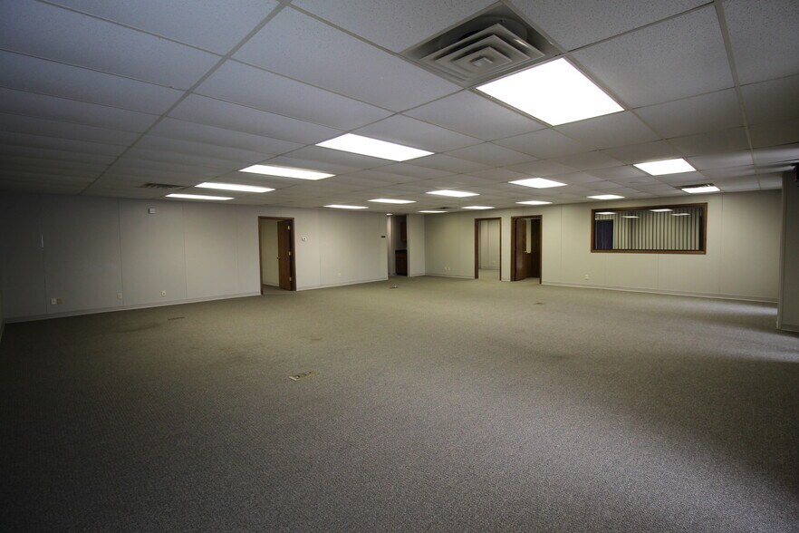 More Photos Of 1815 W Detroit St, Broken Arrow Service For Lease