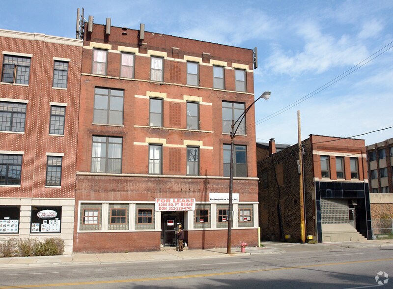 More Photos Of 660 W Grand Ave, Chicago Loft Creative Space For Lease