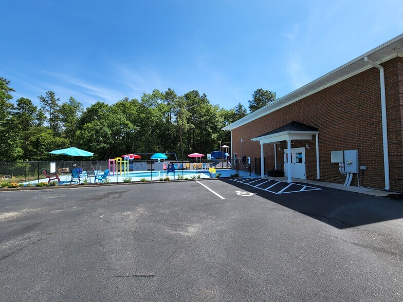 More Photos Of 1224 Old Cherokee Rd, Lexington Daycare Center For Sale