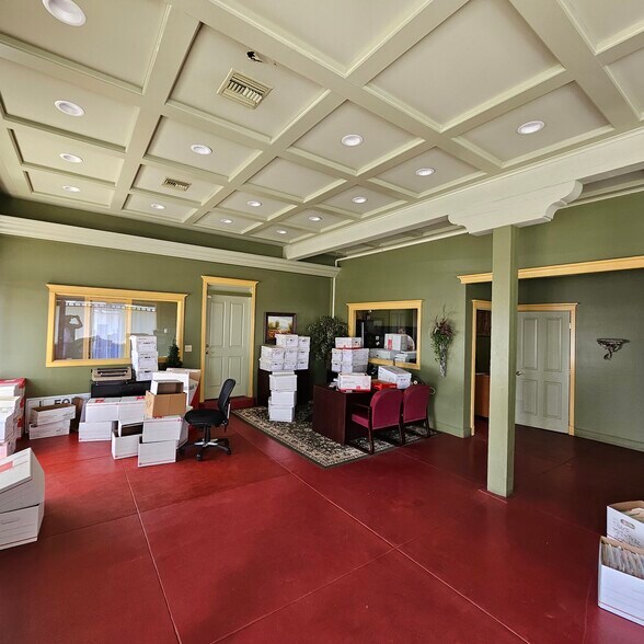 More Photos Of 800-810 W 9th St, San Pedro Office For Sale