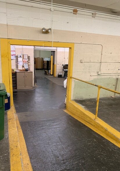 More Photos Of 1713-1715 Cuming St, Omaha Warehouse For Sale